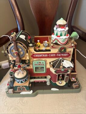Lemax animated Christmas Cake Factory Caddington Village Sights and Sounds NIB